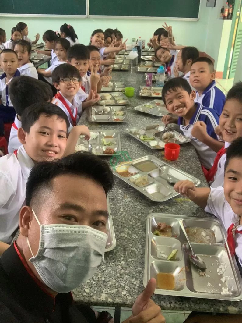 Lựa chọn công ty cung cấp suất ăn công nghiệp