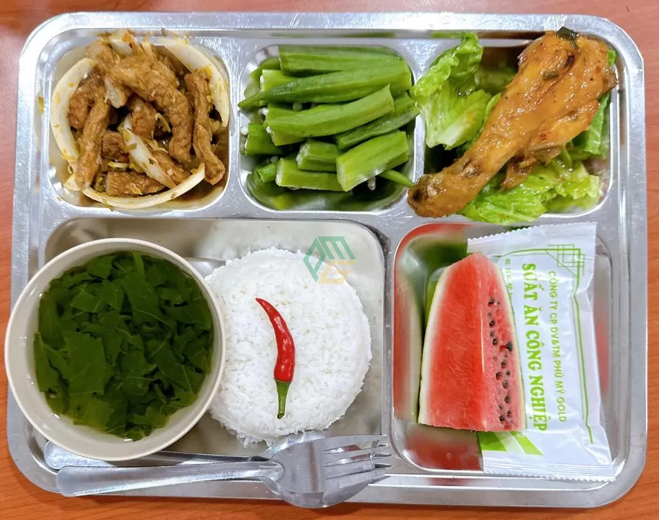 Suất ăn công nghiệp