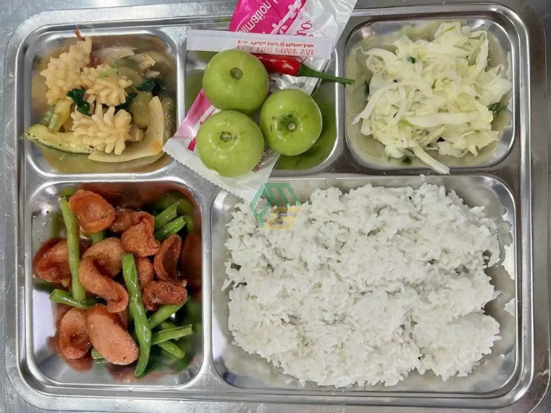 Suất ăn công nhân 25k