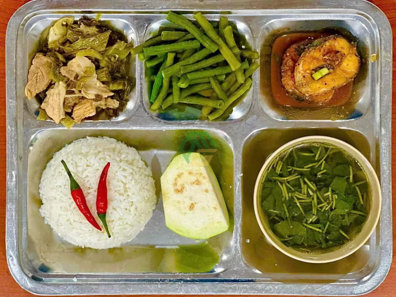 Suất ăn công nhân 25k
