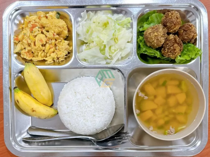 Suất ăn 25k cho công nhân nhà máy